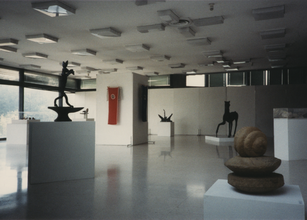 ‘Barry Flanagan – A Visual Invitation: Sculpture 1967-1987’, Museum of Modern Art, Belgrade, Serbia (1987)